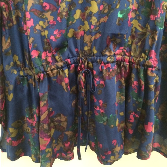 Express Colorful Top - Picture 5 of 8